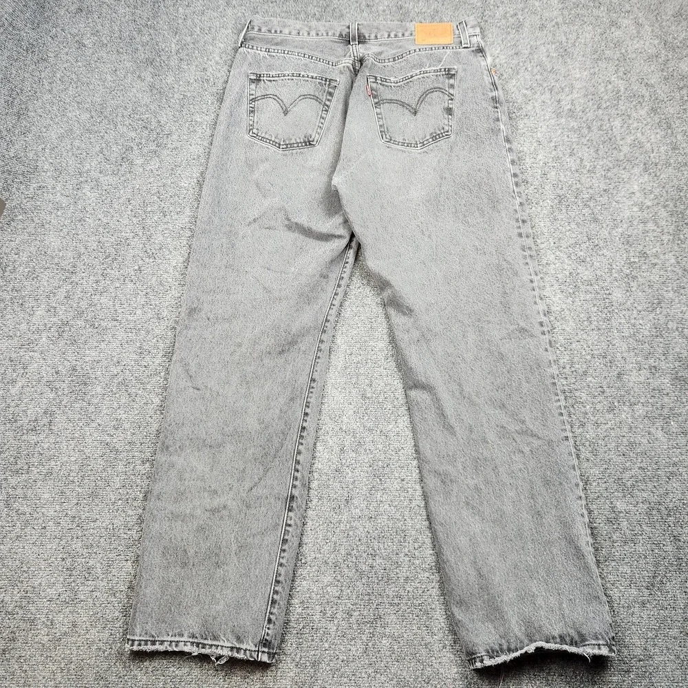 Levis Premium 501 Jeans Mens 32x32 Gray Button Fly Straight Leg Denim A1959-0003